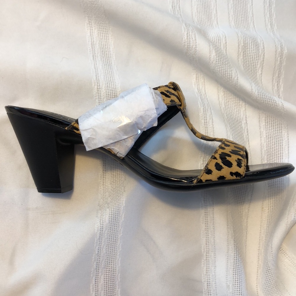 ANNE KLEIN IFLEX nwot sandals size 8.5 W animal - Picture 3 of 11